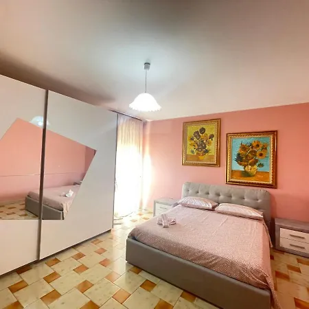 Apartment Lady *